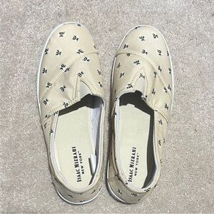 Isaac Mizrahi Cream/light yellow Bee Patterned Slip-Ons